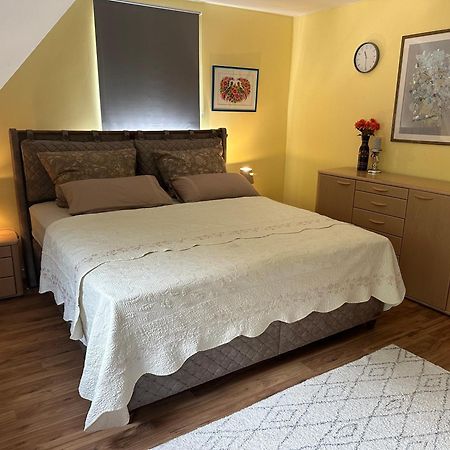 Große und helle Ferienwohnung für bis zu 6 Personen Loßburg Exterior foto
