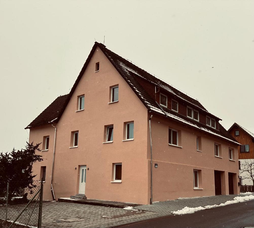 Große und helle Ferienwohnung für bis zu 6 Personen Loßburg Exterior foto